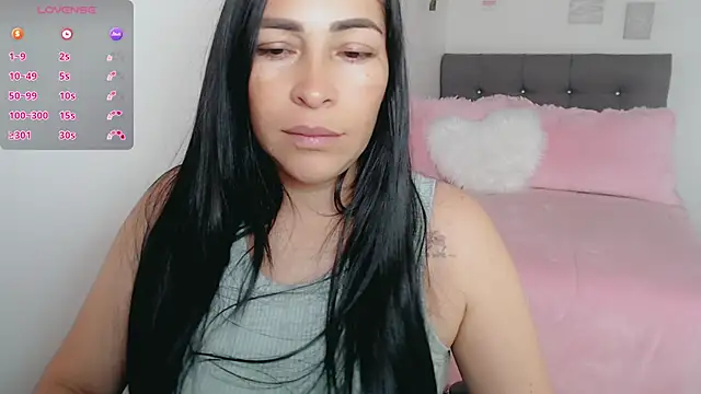 luna lgomez  online show from March 4, 2026, 12:00 pm