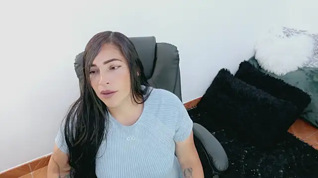 Snapshot of luna_lgomez_ chatting on May 4, 2026, 11:50 am luna lgomez online show from May 4, 2026, 11:50 am