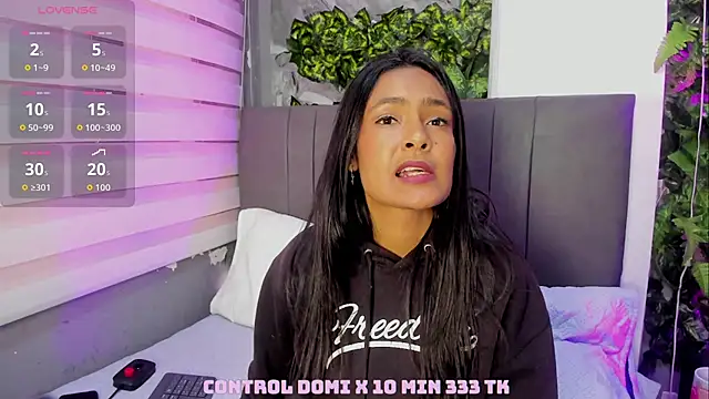 Snapshot of Fernanda_liie_ chatting on October 9, 2025, 12:25 pm Fernanda liie online show from October 9, 2025, 12:25 pm