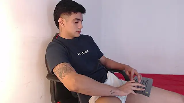 adam levis17 online show from October 29, 2025, 4:59 am