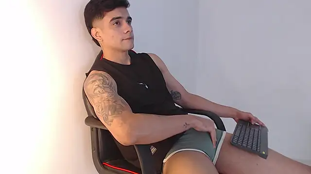 adam levis17 online show from November 23, 2025, 5:07 am