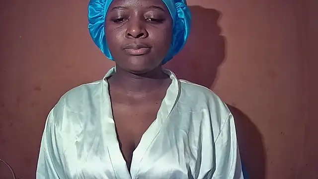 sexyhips2001 online show from September 24, 2025, 5:38 pm