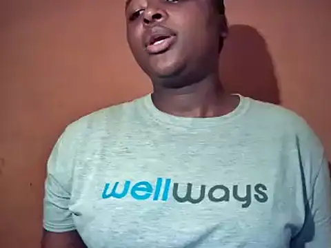 sexyhips2001 online show from November 18, 2025, 6:56 pm