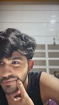 DoctorAlonee46 online show from October 31, 2025, 10:05 am