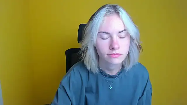 Fiona Night online show from September 9, 2025, 5:07 am