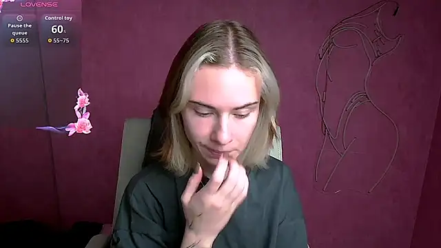 Fiona Night online show from October 13, 2025, 5:07 am