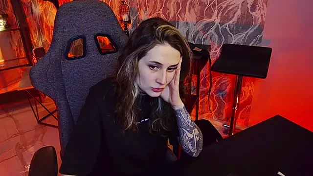 OliviaMcClean online show from November 13, 2025, 3:05 am