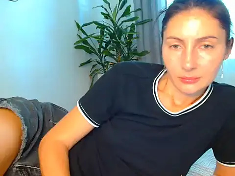 Snapshot of Irina9793 chatting on June 21, 2026, 6:38 am Irina9793 online show from June 21, 2026, 6:38 am