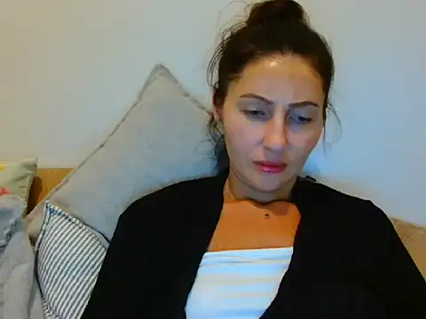 Snapshot of Irina9793 chatting on July 5, 2026, 7:43 pm Irina9793 online show from July 5, 2026, 7:43 pm