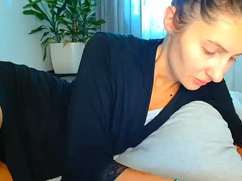 Snapshot of Irina9793 chatting on July 14, 2026, 5:01 am Irina9793 online show from July 14, 2026, 5:01 am