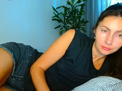 Snapshot of Irina9793 chatting on July 15, 2026, 4:40 am Irina9793 online show from July 15, 2026, 4:40 am