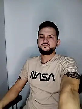 Snapshot of iurinicola chatting on January 15, 2026, 7:39 pm iurinicola online show from January 15, 2026, 7:39 pm