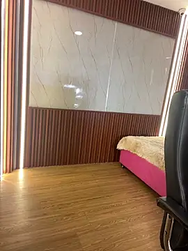 PinkyMoon online show from December 19, 2025, 5:36 am