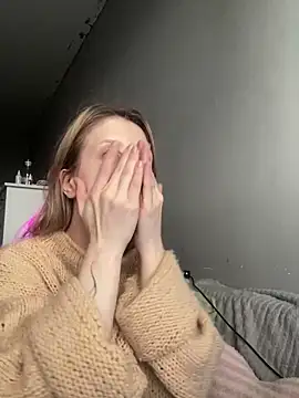 amorearte m online show from March 4, 2025, 1:06 pm