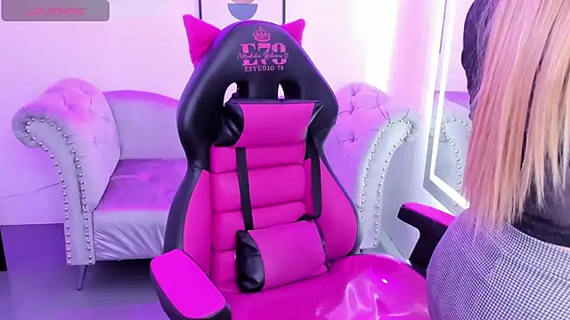 Agatha luxx online show from March 18, 2025, 12:36 pm