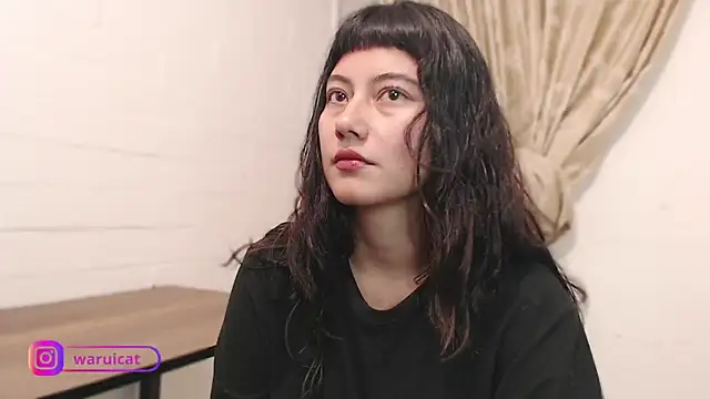 Laury uri online show from February 12, 2026, 1:33 am