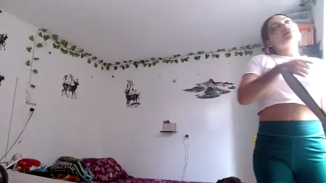 Snapshot of Ehilyn chatting on September 17, 2025, 8:10 pm Ehilyn online show from September 17, 2025, 8:10 pm