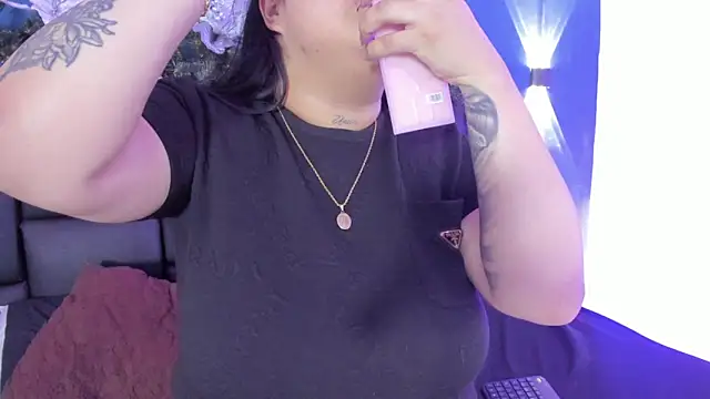 DANESKA HILLER online show from January 8, 2026, 8:00 pm