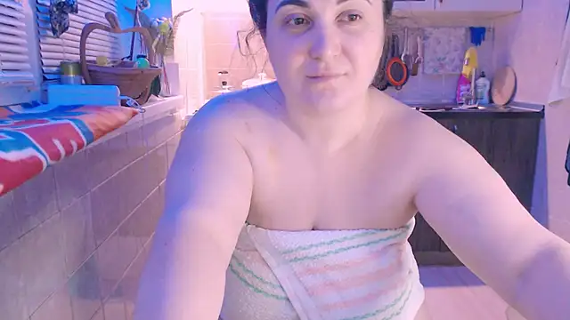 SoftLia online show from February 1, 2025, 11:48 pm