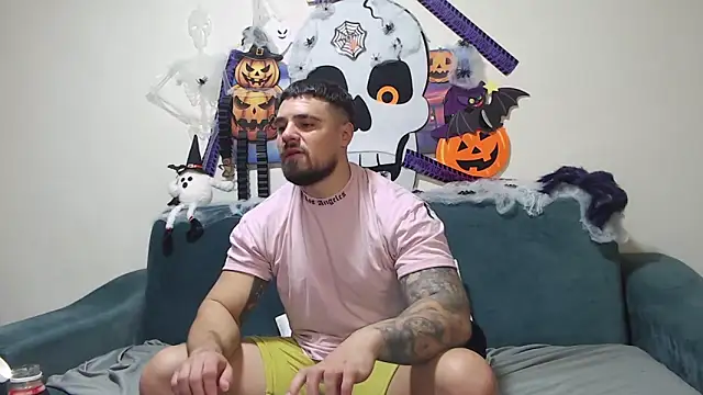 Tiberius hunk online show from October 30, 2025, 2:07 pm