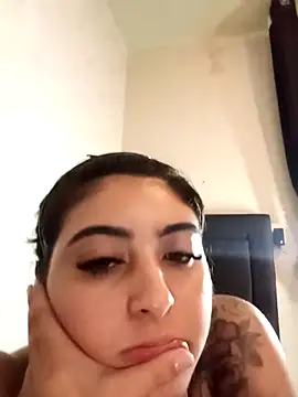 mayteziinhaa online show from March 19, 2026, 8:57 pm