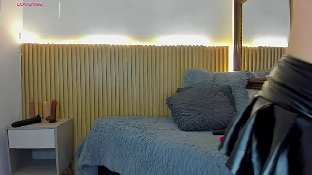 Annie paradise17 online show from December 21, 2025, 7:10 pm