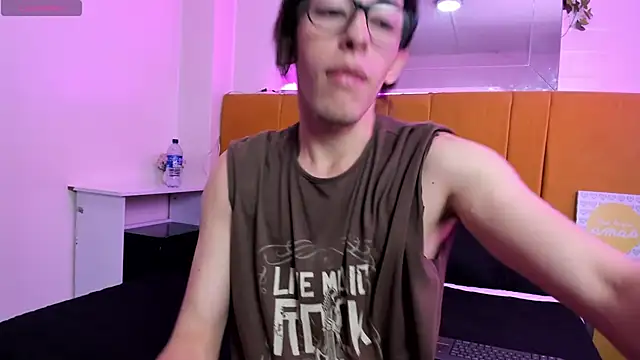 Andrew Wolff online show from March 8, 2025, 4:45 am