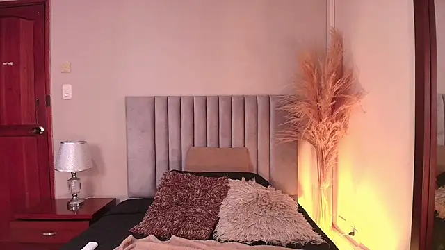 ThaliaHarlow online show from September 18, 2025, 2:19 pm