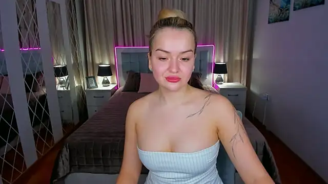 EvaGoddes online show from February 14, 2026, 6:43 am