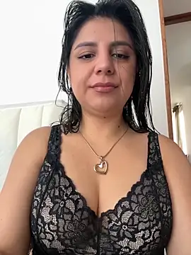 AliceGarc online show from September 18, 2025, 5:26 pm