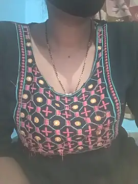 Sexyradha  online show from February 5, 2026, 6:23 pm