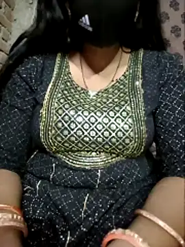 Snapshot of Sexyradha_ chatting on April 18, 2026, 5:17 pm Sexyradha online show from April 18, 2026, 5:17 pm