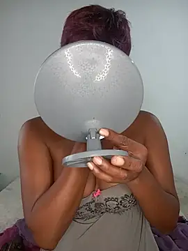 Missvixen81 online show from May 28, 2026, 8:22 am