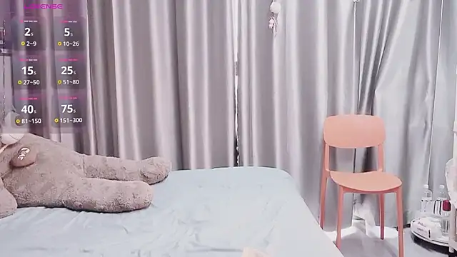 guoguo7777777 online show from September 12, 2025, 7:19 am