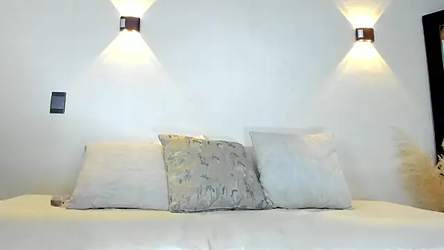 Snapshot of alanarouge chatting on March 7, 2025, 3:18 pm alanarouge online show from March 7, 2025, 3:18 pm