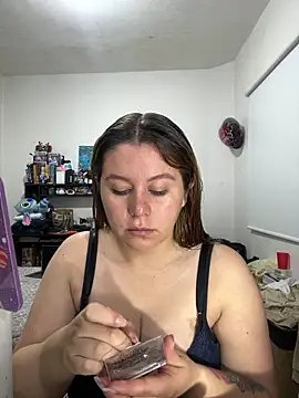 sarah t1  online show from May 6, 2026, 5:40 pm