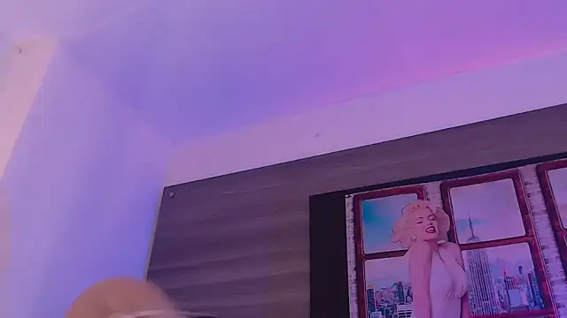 SashaNova online show from November 14, 2025, 4:33 am