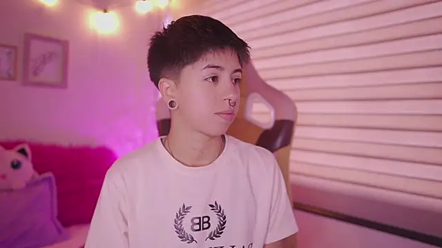 tommy blue online show from April 9, 2026, 12:32 pm