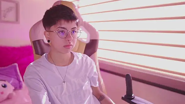 tommy blue online show from April 14, 2026, 12:55 pm