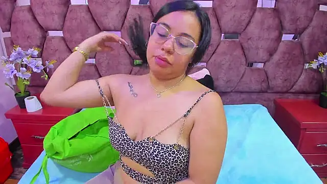  Violeta 18 online show from November 11, 2025, 2:55 am