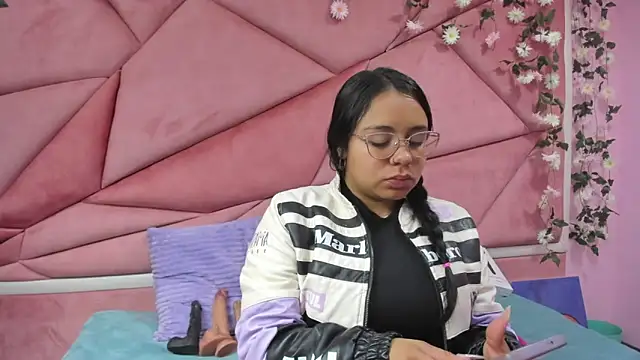  Violeta 18 online show from November 23, 2025, 2:44 am