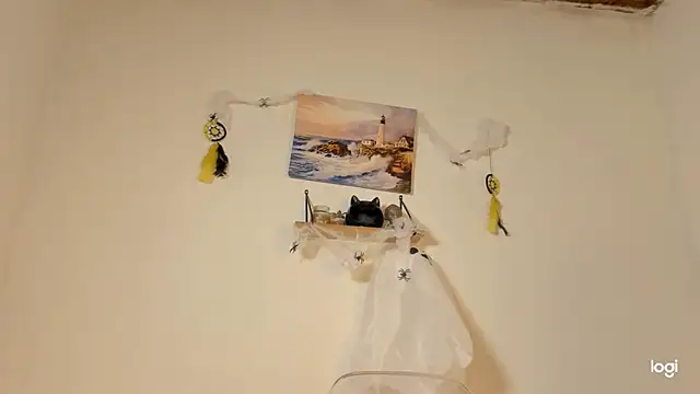 Aprillebony online show from October 14, 2025, 10:43 pm