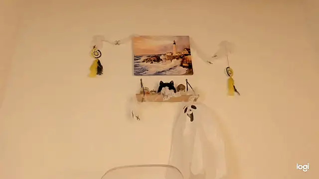 Aprillebony online show from October 28, 2025, 7:49 pm