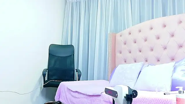 Snapshot of scarlettbooty chatting on October 15, 2025, 2:22 am scarlettbooty online show from October 15, 2025, 2:22 am