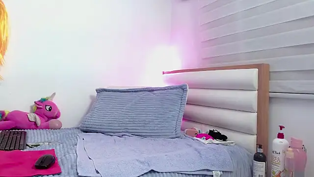 scarlettbooty online show from March 1, 2026, 10:17 am