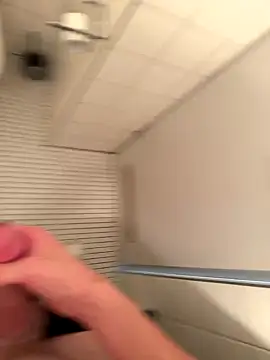 Snapshot of Yves1999 chatting on December 16, 2025, 8:14 pm Yves1999 online show from December 16, 2025, 8:14 pm