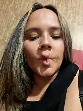 mandy-moore online show from April 21, 2026, 4:30 am