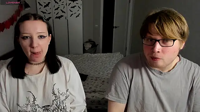 JayMollyy online show from April 20, 2026, 4:43 pm