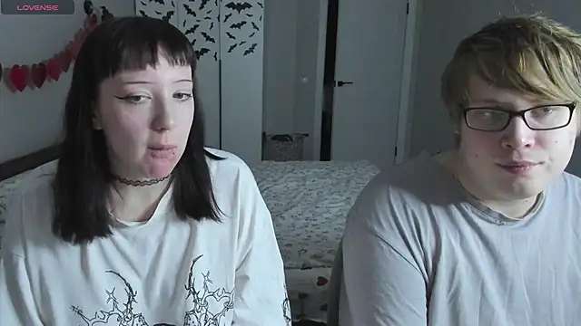 JayMollyy online show from April 28, 2026, 4:12 pm