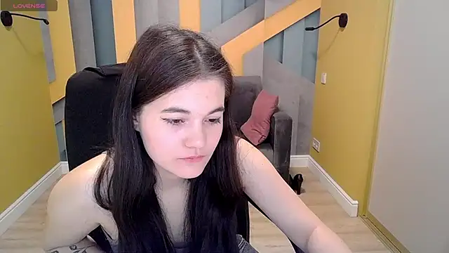 ElinaMils online show from March 7, 2025, 3:28 pm